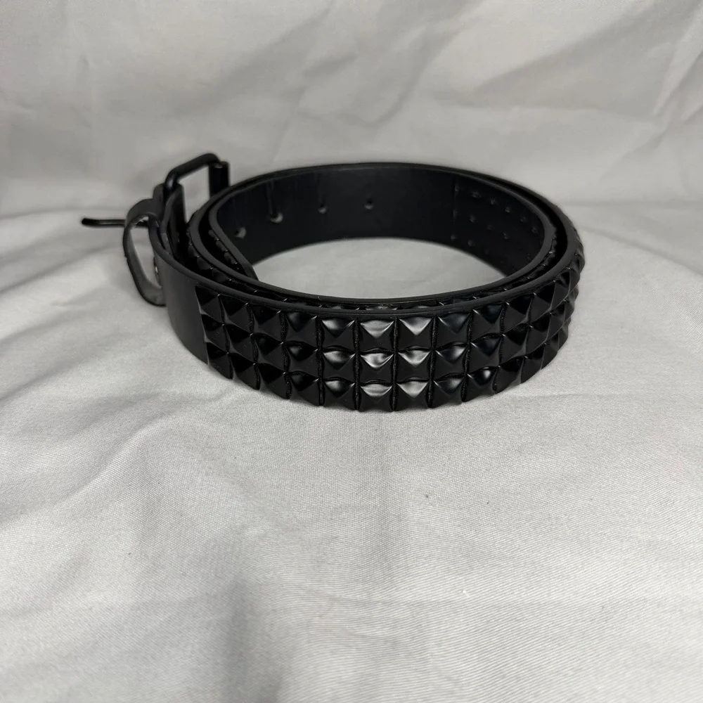 Vintage Hot Topic Mens Black 3 Row Pyramid Stud Belt Punk Emo Goth L 36-38